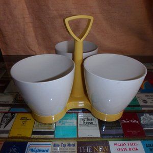 Vintage Tupperware ~ 3 Cup Serving Caddy